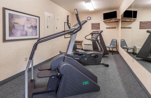 Waterford Hotel | Baymont by Wyndham Waterford/Burlington WI