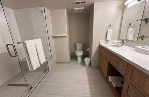 Capistrano Beach Resort | Beach Vacation! 2 Modern Units, Pool, Parking, Steps to the Beach!