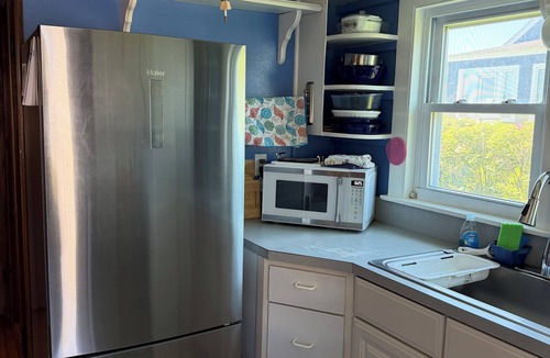 Biddeford Cottage | Beachfront cottage on Fortunes Rocks Beach