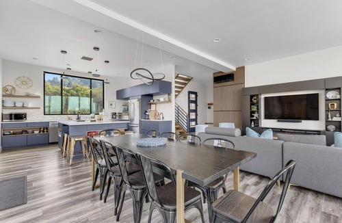 Tierra Del Mar House | Beachfront designer paradise with amazing ocean view, hot tub & shuffleboard