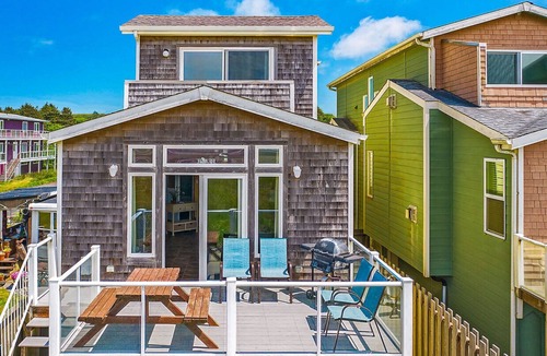 Moclips House | Beachfront Home w/Hot Tub | Sleeps 9 | Dogs OK