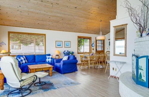 Bells Beach House | Beachfront Whidbey Island Home + Apartment!