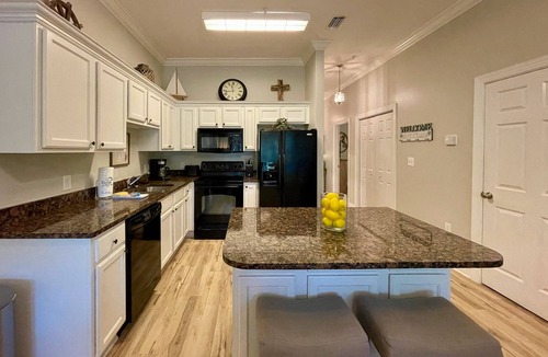 Seagrove Beach Condo | Beachside condo with bikes, central AC, screened patio & outdoor pool