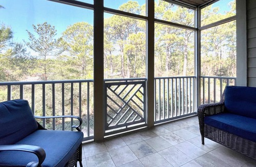 Seagrove Beach Condo | Beachside condo with bikes, central AC, screened patio & outdoor pool