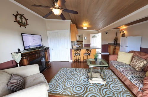 Copalis Beach Condo | Beachwood Condos& Resort, Pool Side Condo with 1 King Bed & Kitchen near beach