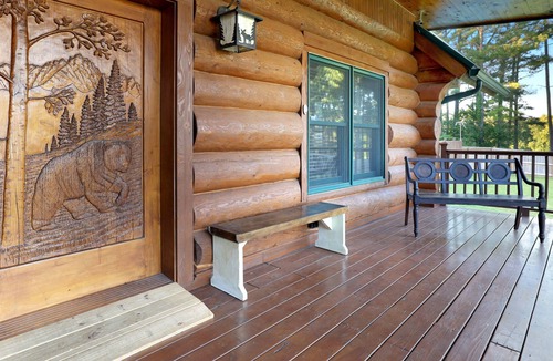 West Fork House | Bear Lodge - Log Cabin with pool - 7 Bedrooms