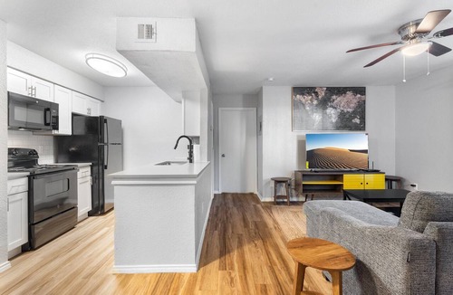 University Hills and Windsor Park Apartment | Beautiful 1BD/1BA in University Hills 9byo