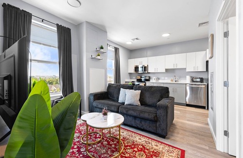 Everett Apartment | Beautiful 1BR Near Encore Boston lcxg