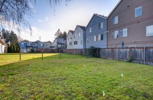 Beaverton House | Beautiful 2 Bedroom Unit w/FAST FREE WIFI