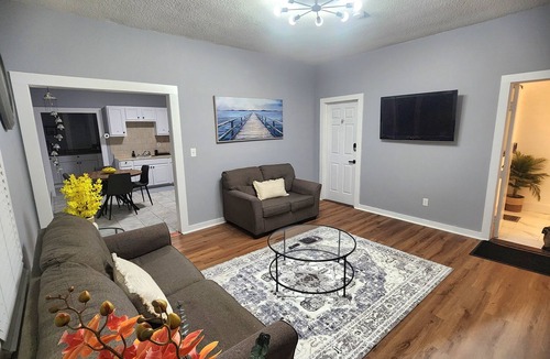 Dwight Apartment | Beautiful 3-bedroom apartment near Yale