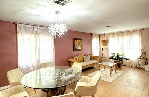 Moreno Valley House | Beautiful 5-bedroom house with AC in Moreno Valley