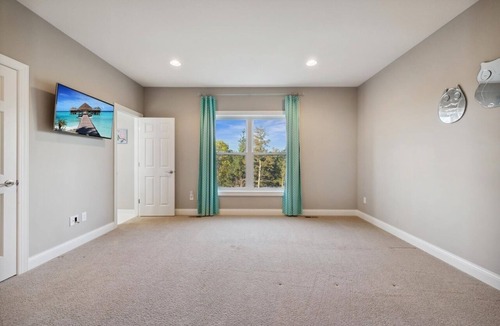 Eden Prairie House | Beautiful and Large house in great location Eden Prairie