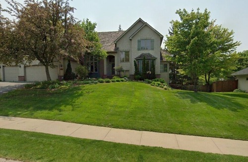 Eden Prairie House | Beautiful and Large house in great location Eden Prairie