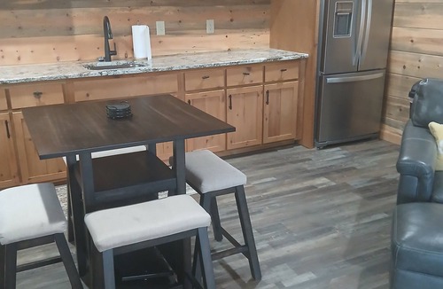 Mineral Bluff Cabin | Beautiful Cabin Perfect For Your Family Gathering in the North GA Mountains
