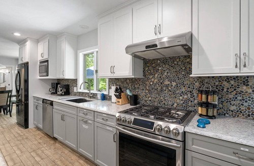 Saunderstown House | Beautiful Colonial Home in Saunderstown, RI