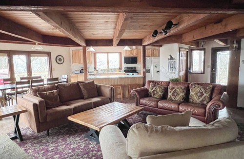 Elizabeth Cabin | Beautiful compound, 10 mile views, on 300 acre ranch, next to Galena Territory