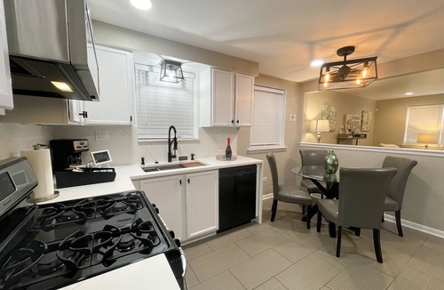 Galewood Apartment | Beautiful & Cozy 2bd/1b Near O’Hare & Metra (MD-W)