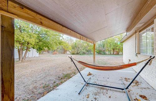 Buda House | Beautiful dog-friendly home with fireplace, large yard, hammock, W/D, and AC