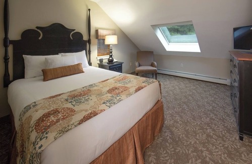 Brownsville Resort | Beautiful Holiday Inn Club Mount Ascutney Resort