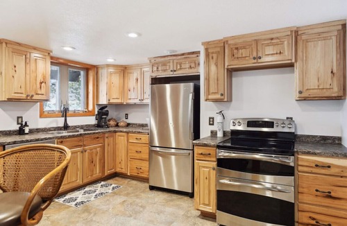 Amery House | Beautiful lakeside retreat on Bear Trap Lake in Amery
