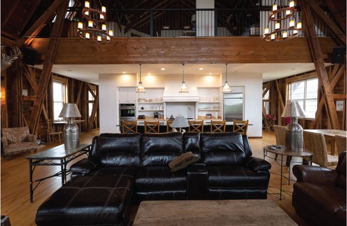 Pine River House | Beautiful modern rustic barn located near state parks and Chain o Lakes.