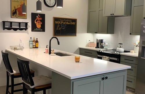 West Campus Apartment | Beautiful New Construction 2 - Bedroom/2 Bath located in West University.