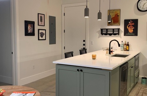 West Campus Apartment | Beautiful New Construction 2 - Bedroom/2 Bath located in West University.