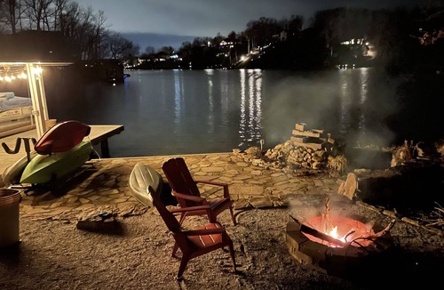 Bella Vista House | Beautiful, peaceful lakefront home on Loch Lomond!