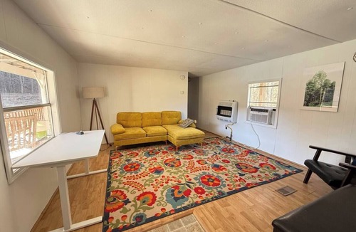 Dailey House | Beautiful Pond Retreat & Mountain Hiking!
