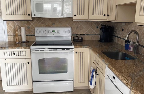 North Cape May House | Beautiful Spacious 5-bedroom house located 1 block from Beach