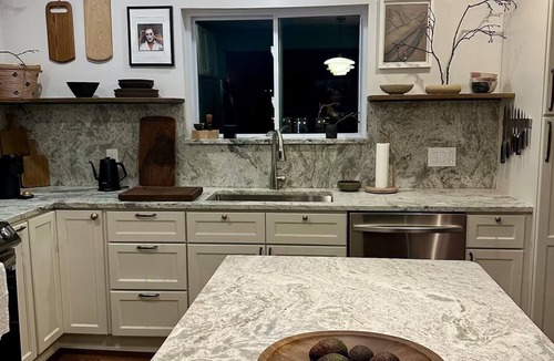 Cleveland House | Beautifully Remodeled 3-bedroom house with AC in Cleveland Heights.