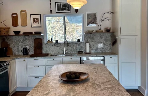 Cleveland House | Beautifully Remodeled 3-bedroom house with AC in Cleveland Heights.