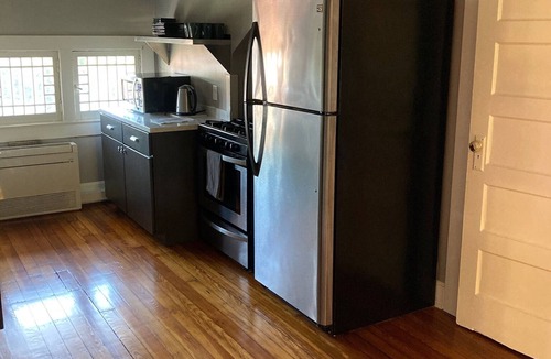 Charleston Apartment | Beautifully remodeled apartment in downtown east end historic district!