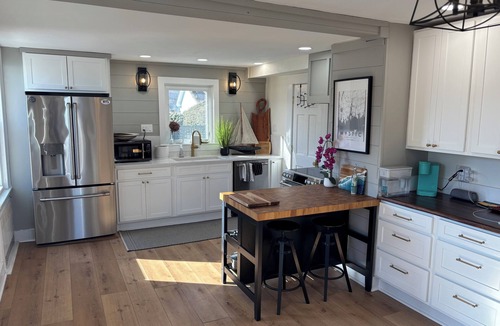 Mystic House | Beautifully Restored 1890’s House in beautiful downtown Mystic. 2 bed & 2 baths.