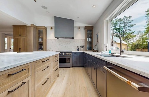 Ogunquit House | Beautifully updated beach home: walk to beach, restaurants & shops