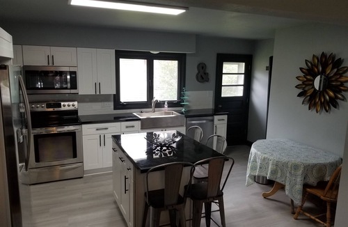 New Glarus House | Beautifully updated home close to downtown New Glarus