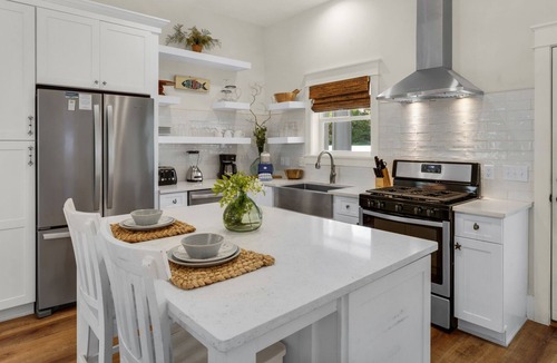 San Juan House | Bee/Zhoo(Ideal for a home/business) small, elegant + Free Attraction Tickets!