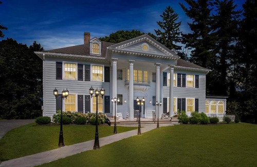 Groton Hotel | Benn Conger Inn