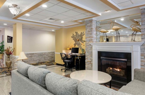 Berlin Hotel | Best Western Plus New England Inn & Suites