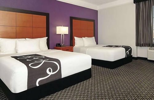 Guasti Hotel | Better Choice For Your Vacation! 3 Pet-friendly Units, Free Parking + Pool!