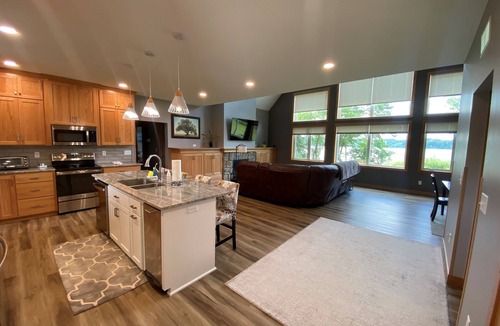 Dassel House | Big Swan Escape Lakefront Dock Fire Pit Sleeps 10
