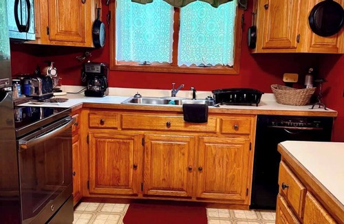 Delphia House | Big Tree Lodge- Near Leatherwood Off Road Park!