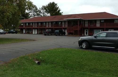 Birchwood Hostel | Birchwood Motel in Birchwood, WI! Queen and twin