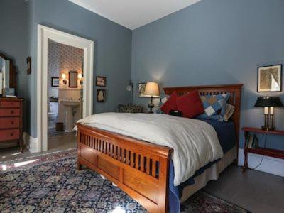 Hammondsport Bed & Breakfast | Black Sheep Inn