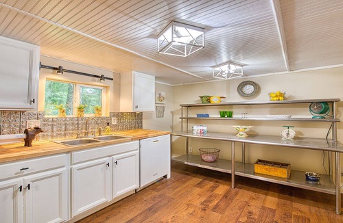 Sylva Cabin | Blue Ridge Parkway, Cherokee, Waynesville
