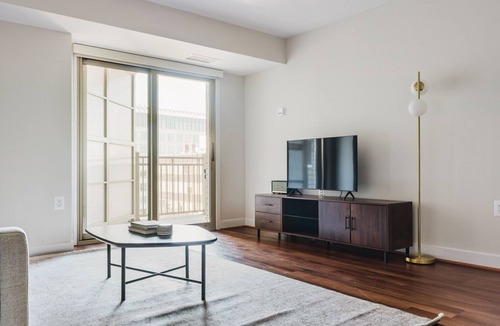 Ballston Apartment | Blueground | Ballston, Gym, Pool, BBQ, nr Metro