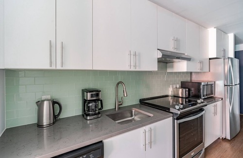 Mount Vernon Triangle Apartment | Blueground | Mt Vernon, rooftop & gym, nr museums