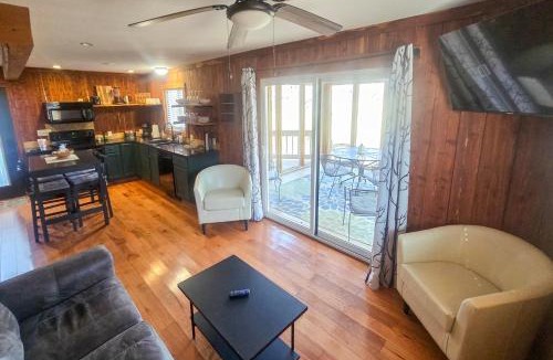 Warsaw House | Boat Launch + Screened Porch: Warsaw Cabin Retreat