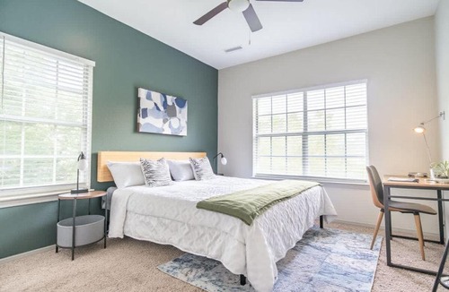 Willow Run Apartment | Boulevard Stays Peaceful 1BR King Suite Pool Parking Gym 02