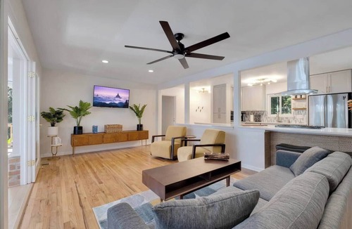 Tallahassee House | Boutique Mid Century Tallahassee Retreat